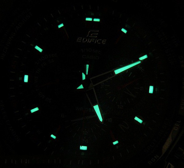 Đồng hồ phát dạ quang Casio EQW-M710L