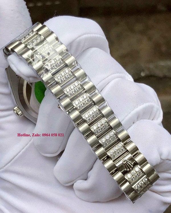 Đồng hồ màu bạc trắng kim cương Rolex Day-Date 118348
